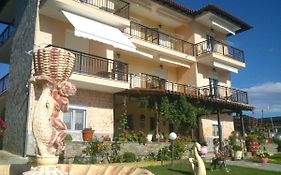 Sofia & Lakis House